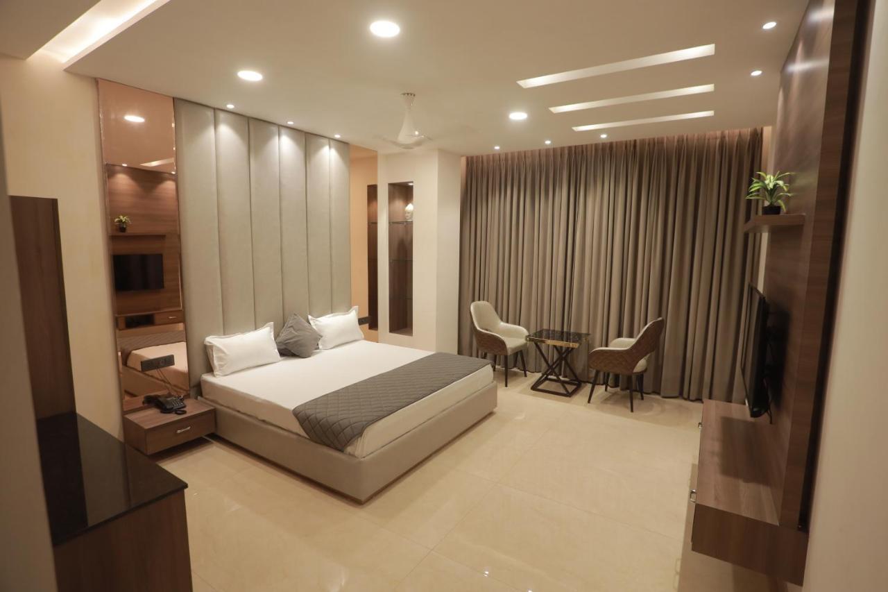 Ovel Hotel Ludhiana Zewnętrze zdjęcie