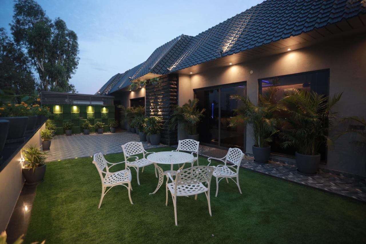 Ovel Hotel Ludhiana Zewnętrze zdjęcie