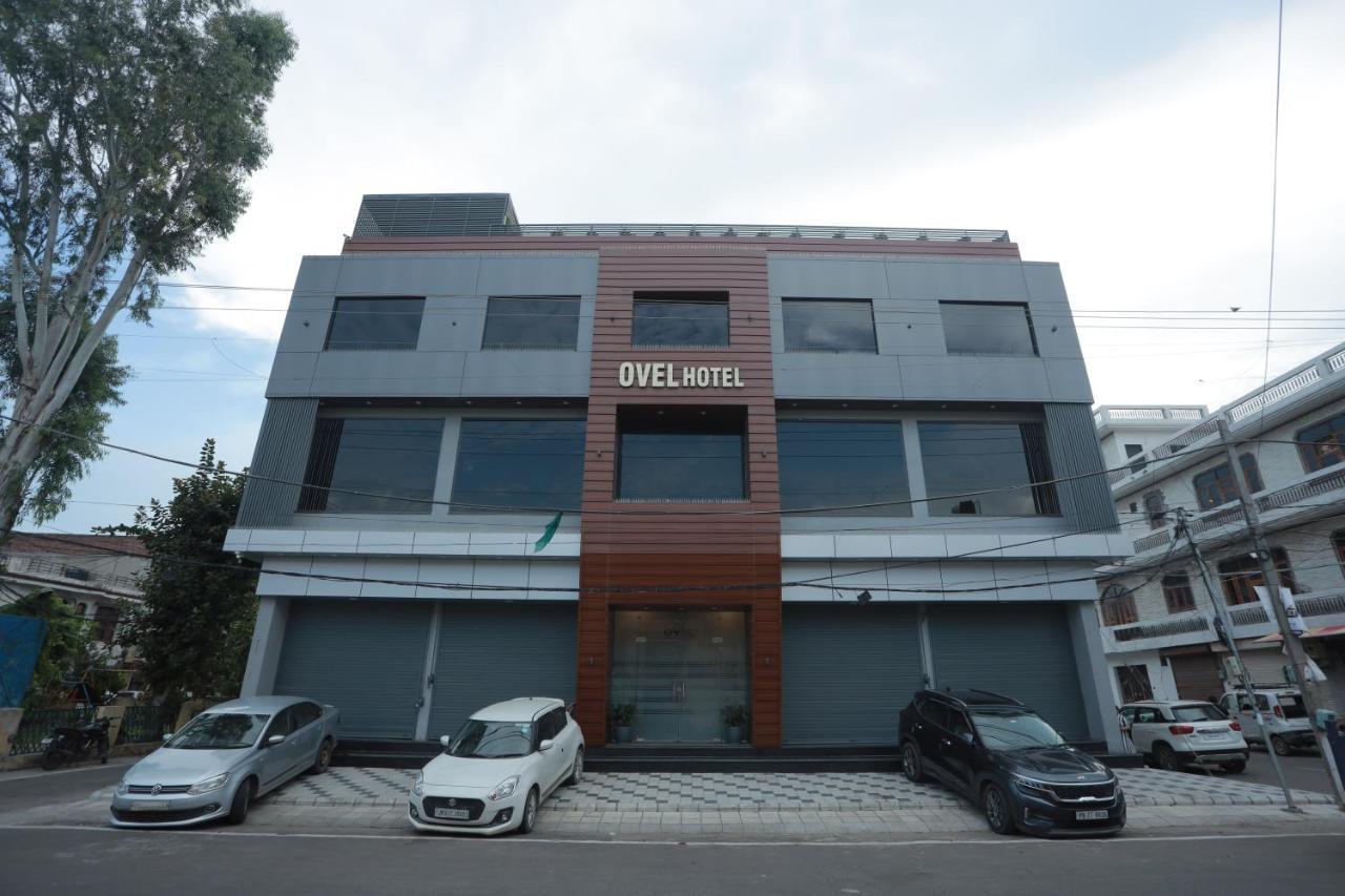 Ovel Hotel Ludhiana Zewnętrze zdjęcie